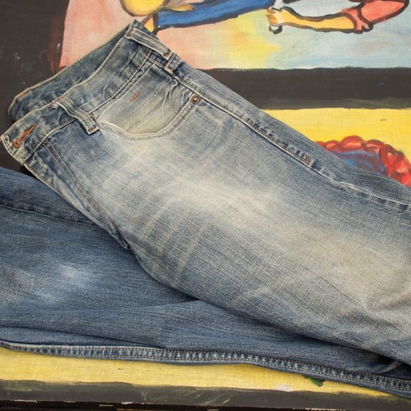 Levis 514.  Perfectly faded and softened to perfection.  Soft blue and shredded - Picture 7 of 16